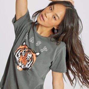 ✅ NWT WILDFOX Gray Easy Tiger Sleeves Keke Tee Shirt SIZE SMALL